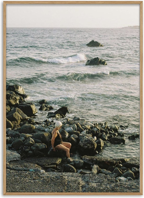 Woman and the Sea - Judyta Slomian